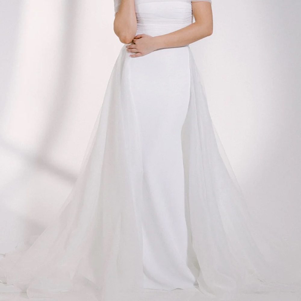 Alyssa Kristin Overskirt - Picture 2 of 6